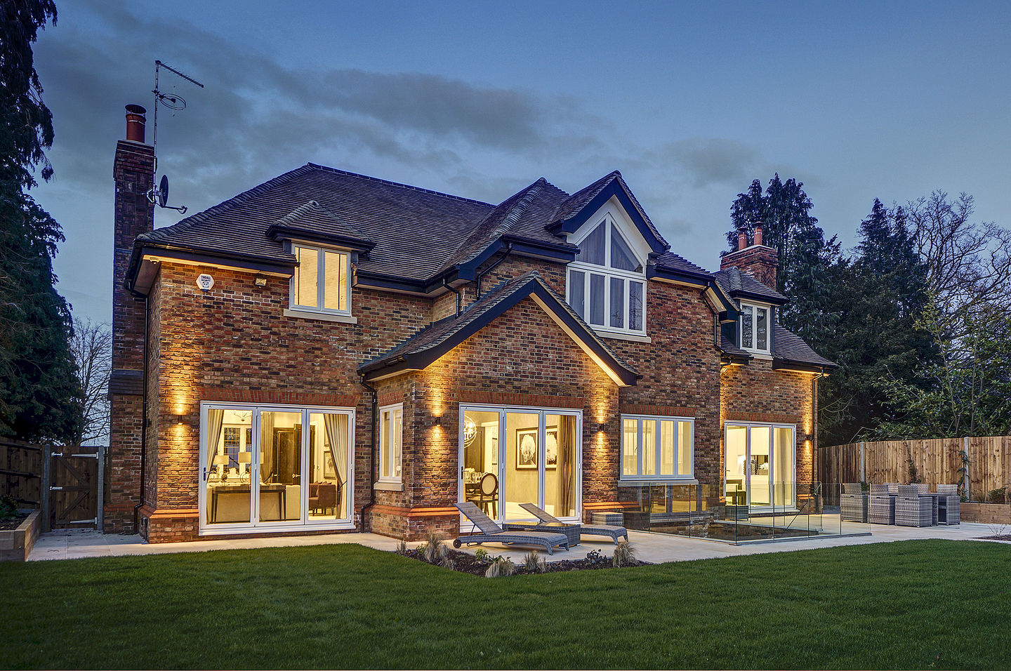 25a london road radlett 335123 dusk Rear Ext2 L RGB